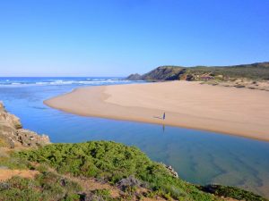 Praia da Amoreira: Strand an der Westküste der Algarve