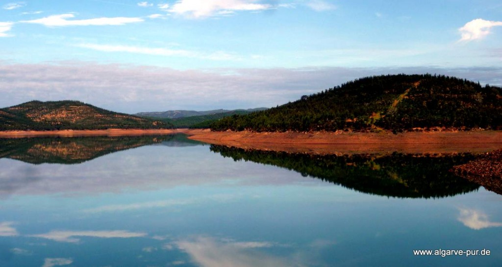 Urlaub im Binnenland der Algarve: Barragem Bravura