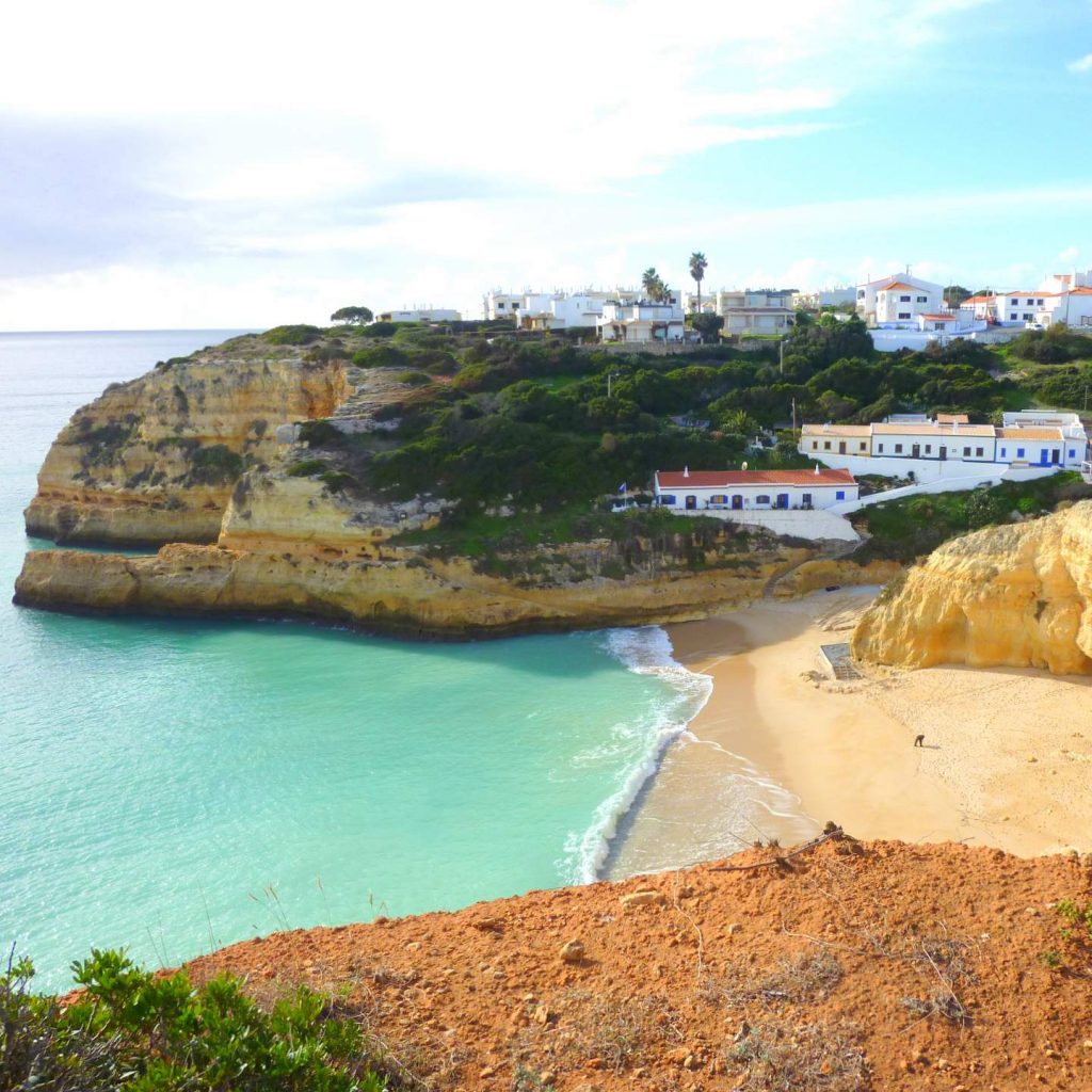 Wanderung vom Praia da Marinha zum Praia de Benagil.